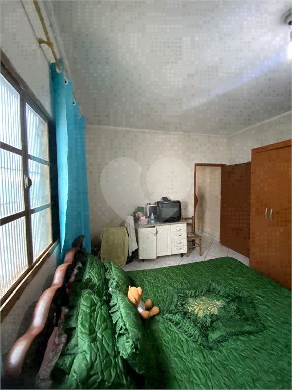 Casa Térrea com 2 dormitórios.