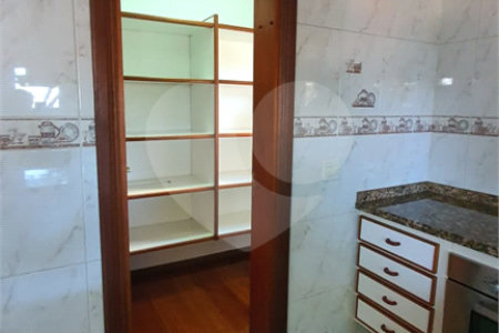 Casa à venda com 4 quartos, sendo 3 suítes, em Interlagos, São Paulo, SP