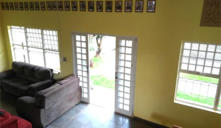 Sobrado à venda com 4 quartos, sendo 1 suíte,  em Cidade Jardim, São Carlos, SP