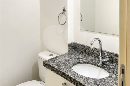 Apartamento de 130 m² no Jardim do Mar, com 3 suítes, 4 banheiros, varanda gourmet, 2 vagas e condomínio completo com piscina aquecida e lazer.