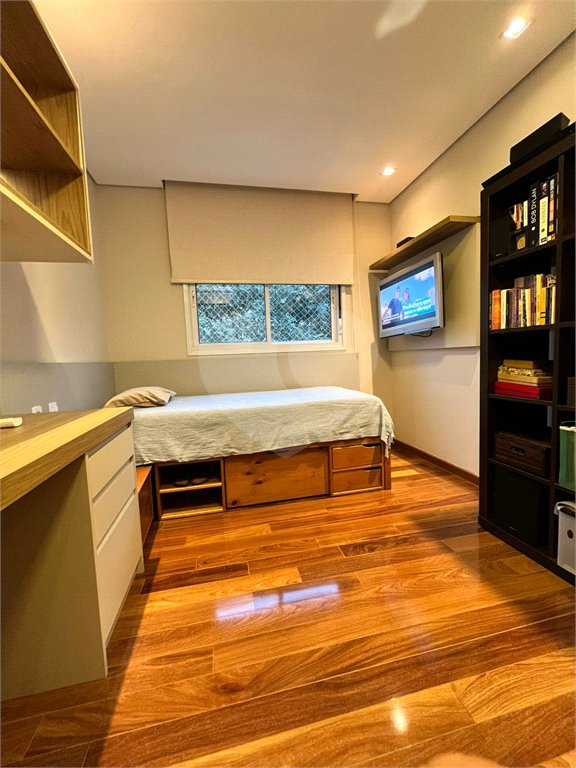Apartamento de 176 m2 com 4 dormitórios sendo 3 suítes com 3 vagsa Condomínio Dolce Vita Avenida Lacerda Franco ,Cambuci -São Paulo
