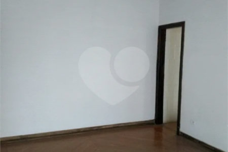 Imóvel Comercial com 6 Quartos e 2 banheiros à Venda, 445 m²