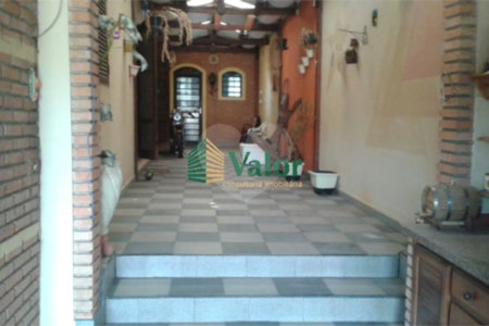 Casa com 4 dormitórios