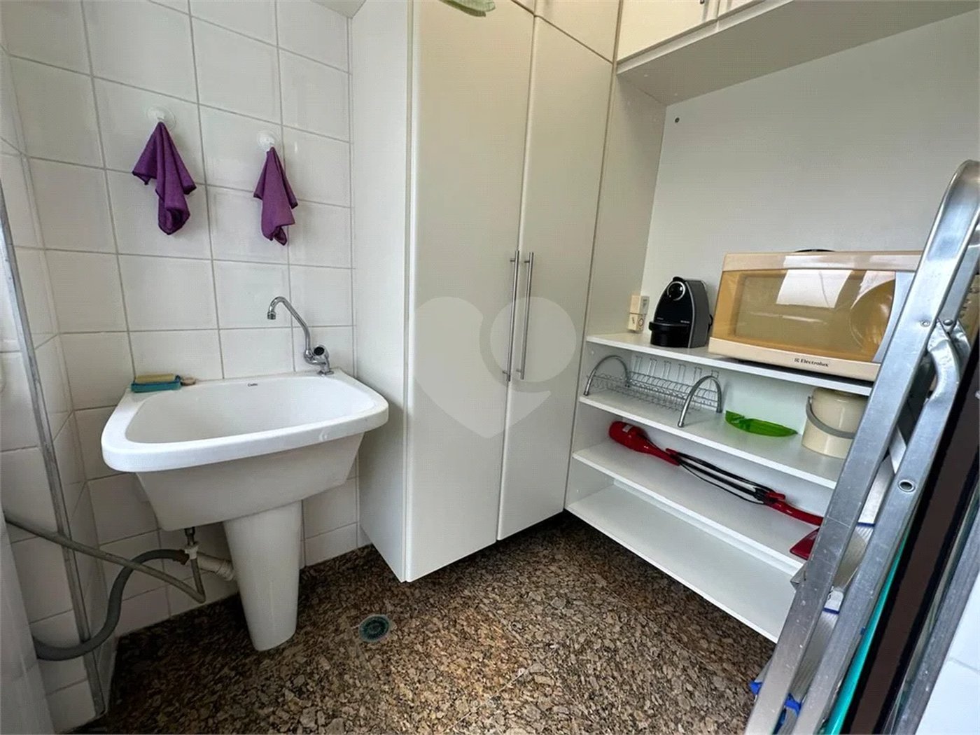 Apartamento à venda com 3 quartos, sendo 1 suíte, em Riviera de São Lourenço, Bertioga, SP