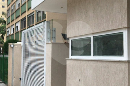 Apartamento à venda no bairro Bela Vista.
