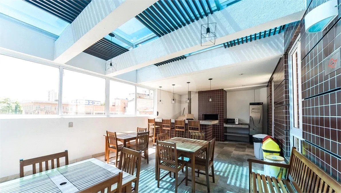 Apartamento mobiliado de 102 m² para locação no Centro de São Bernardo do Campo, com 3 dormitórios, 1 suíte, varanda gourmet com vista para o Paço Municipal, 2 vagas e lazer completo.