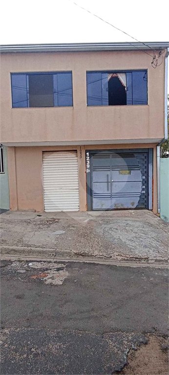 Sobrado no Antenor Garcia.