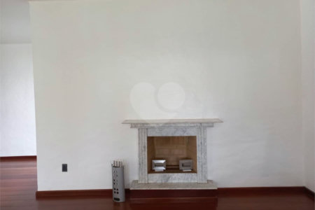 Casa térrea no Condomínio Faber I.