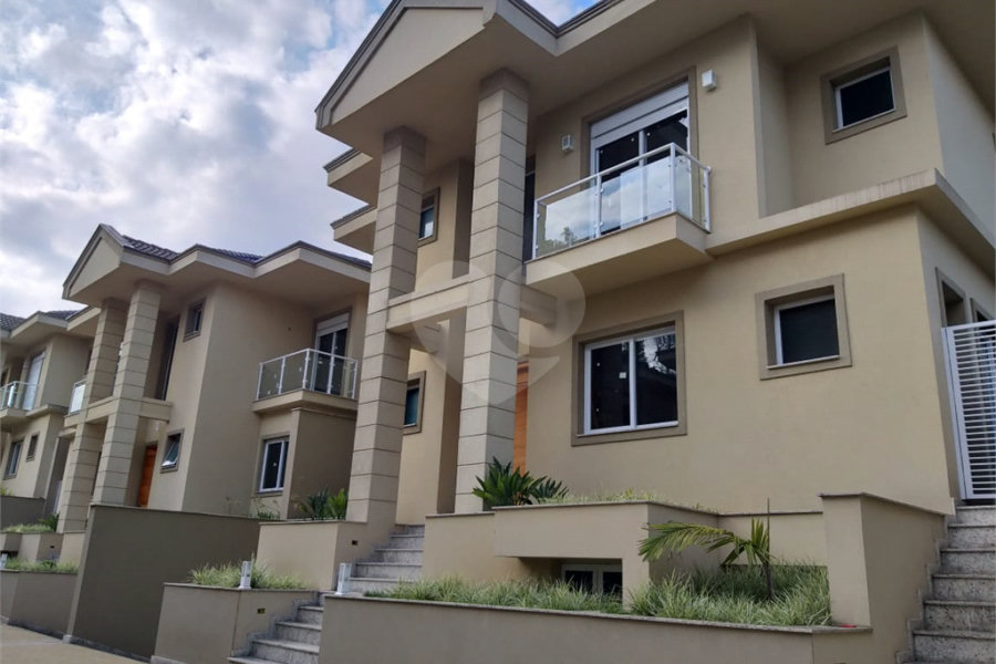 Casa, 4 quartos, 4 suítes, 6 vagas, à venda, no Barro Branco, em São Paulo.