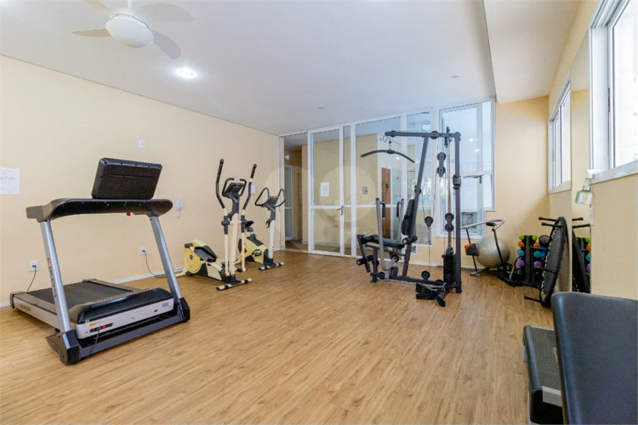 **Apartamento reformado em Higienópolis | 75 m² | 2 dormitórios | 2 banheiros | 1 vaga**