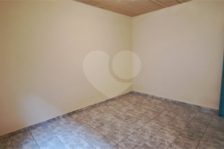 Casa ampla em bairro tranquilo – excelente oportunidade para morar ou investir!
