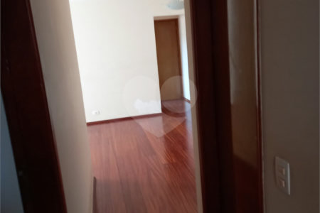 Apartamento à venda com 3 quartos, sendo 1 suíte, em Santo Amaro, São Paulo, SP