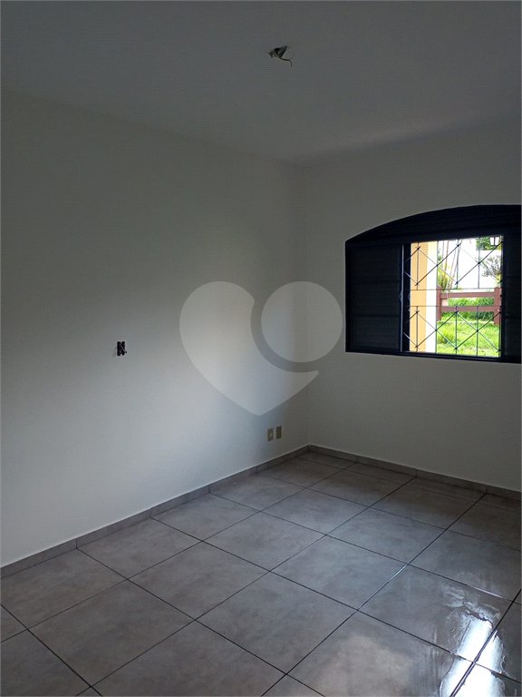 Casa à Venda no Residencial Samambaia – 200 m² de Área Construída
