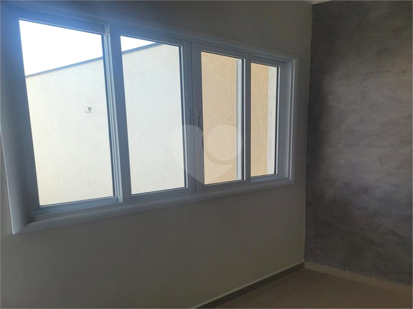 Indaiatuba - Sobrado para venda e Locação - Jardim Nely em Indaiatuba - R$ 425.000,00 - aceita parte em permuta - Bairro tranquilo com fácil acesso a rodovias, Shopping Polo Parque Mall - Assai, Polo shopping - Com duas suítes sendo uma com sacada, , lavabo. área de serviço , 2 vagas, portão ele