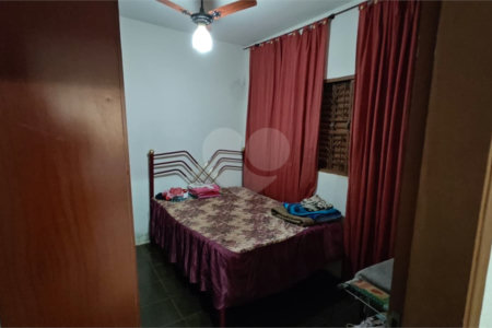 Oportunidade Única no Santa Felícia: Casa 3 dormitórios, Conforto, Espaço de Sobra e a Melhor Localização de São Carlos!