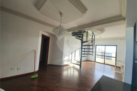 Apartamento Cobertura, no Condomínio Porto Sol.