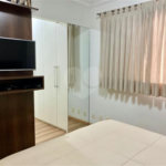 Apartamento de 03 dormitórios sendo 1 suíte e 02 vagas de garagem.