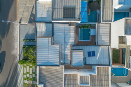 Indaiatuba - SP - Condominio Dona Lucilla - Valor R$2.295.000,00 - 3 suítes + escritório + lavabo - Terreno: 300m2 - Construção: 188m2 - Diferenciais - Móveis planejados no escritório, sala de TV, lavabo, cozinha, área gourmet, lavanderia, banheiros e closet - Ar condicionado em todos os ambie