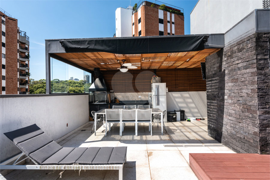 Cobertura Duplex - Morumbi - 1 Dormitório / Suíte - Piscina - 3 Vagas - Venda / Compra