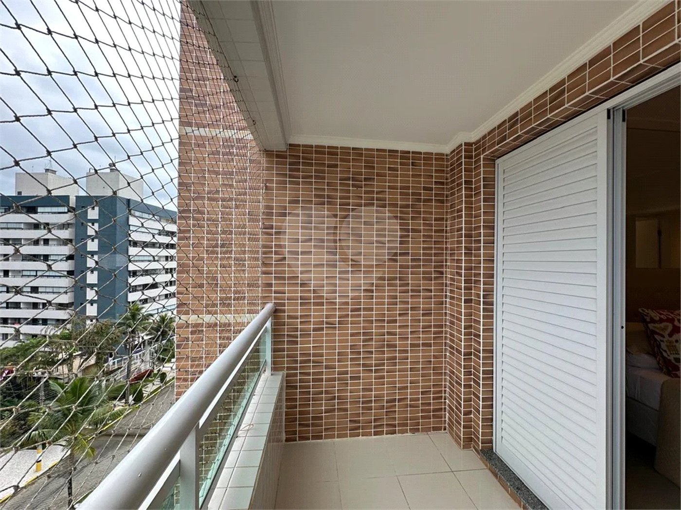 Apartamento à venda com 3 quartos, sendo 2 suítes,  em Riviera de São Lourenço, Bertioga, SP