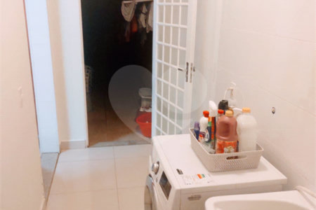 Casa térrea com 2 dormitórios.