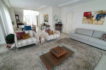 CASA A VENDA NO URBANOVA COM 390M², 5 DORMITORIOS, 6 BANHEIROS, PISCINA, 3 VAGAS, Sjc