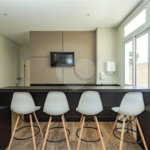 Apartamento de 02 dormitórios sendo 1 suíte