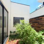 Casa térrea com 3 suítes no Condomínio Residencial Viena em Indaiatuba-SP - Acabamento de alto padrão - R$ 1.690.000,00 - AT 250 m² - AC 158 m² - 3 suítes,, sendo 1 suíte master com closet - Sala para dois ambientes (estar e jantar) - Cozinha planejada com ilha cooktop, forno elétrico e micro-ondas,