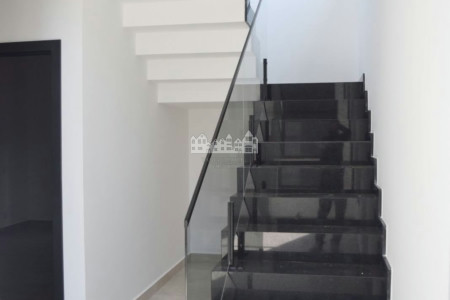Casa à venda com 4 suítes no condomínio Figueira Garden, Atibaia - SP