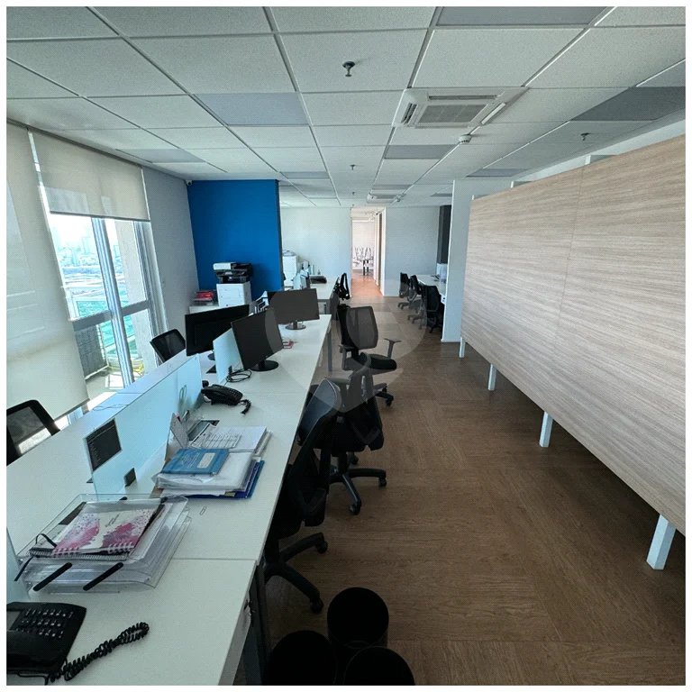 Conjunto comercial com 223,38 m² à venda na Vila Carrão