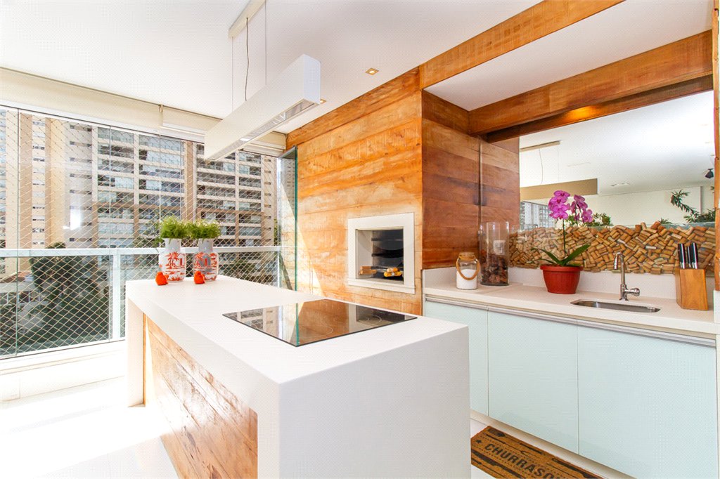 Apartamento de Alto Padrão no Campo Belo para venda com porteira fechada, com 4 dormitórios suítes e 4 vagas com lazer de club.