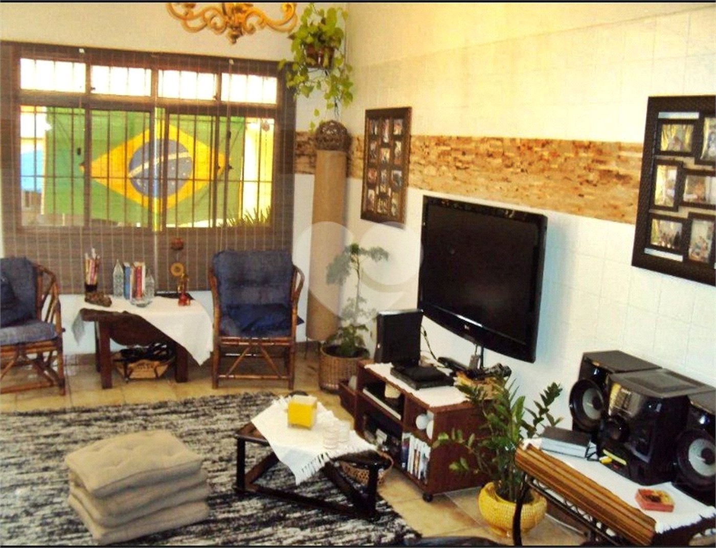 Sobrado a venda com 160 m², 4 quartos e 2 vagas