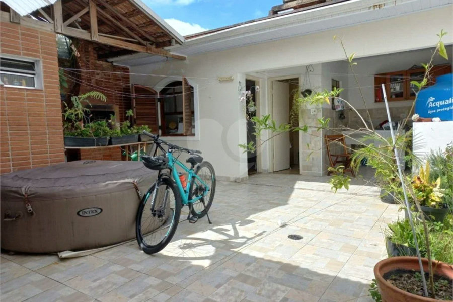 Casa à venda com 3 quartos, sendo 2 suítes, em Jardim Oriental, São Paulo, SP