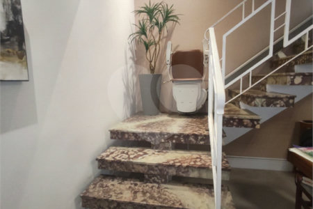 Excelente imóvel para locação comercial com 220m² e vaga no Anália Franco !!
