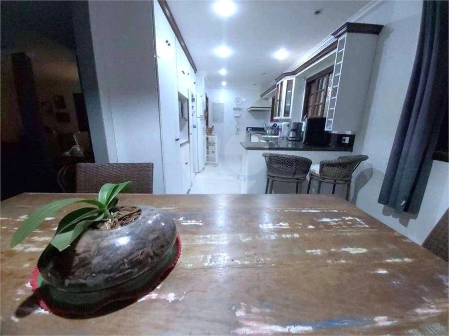 Casa à venda no Condomínio Vista Alegre Sede em Vinhedo/SP