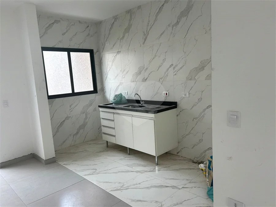 Casa à venda com 3 quartos, sendo 1 suíte, no condomínio Marselha VI, São Roque - SP