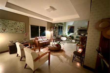 Casa com piscina à Venda no Residencial Damha II, São Carlos