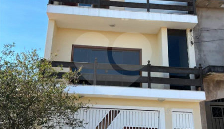 Sobrado à venda com 3 quartos, sendo 1 suíte,  em Jardim Bicão, São Carlos, SP
