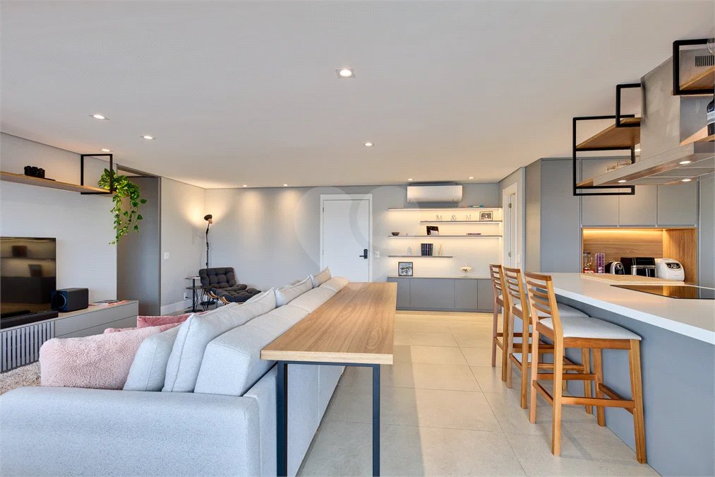 Apartamento à venda com 2 suítes em Santo Amaro, São Paulo, SP