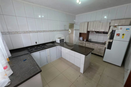 Venda de Sobrado Jardim Medeiros Prolongamento.