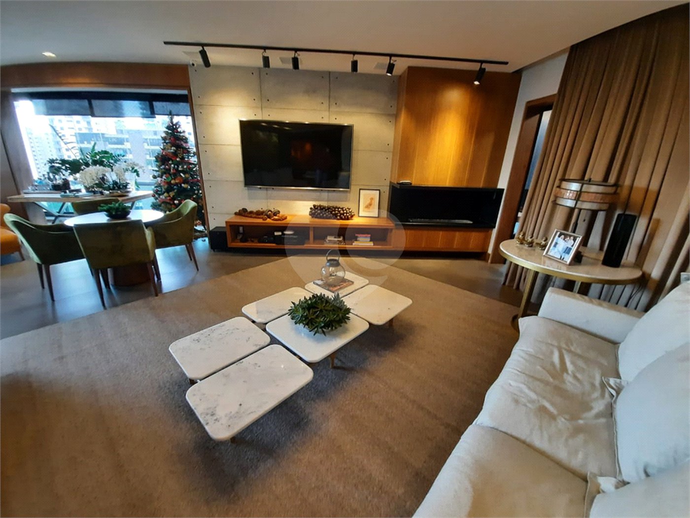 Apartamento de 257m² a venda em Moema, reformado, 4 dorms, 3 suítes, fora de rota,, 4 vagas
