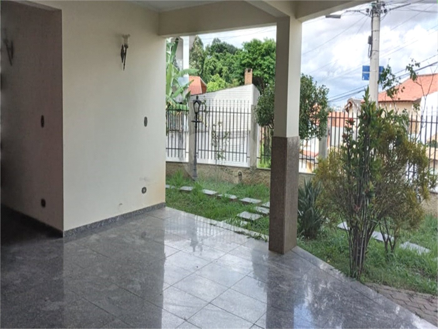 Bonita casa assobradada,no Bairro das Palmas do Tremembé, terreno com 14 X 50 e 350 área construída