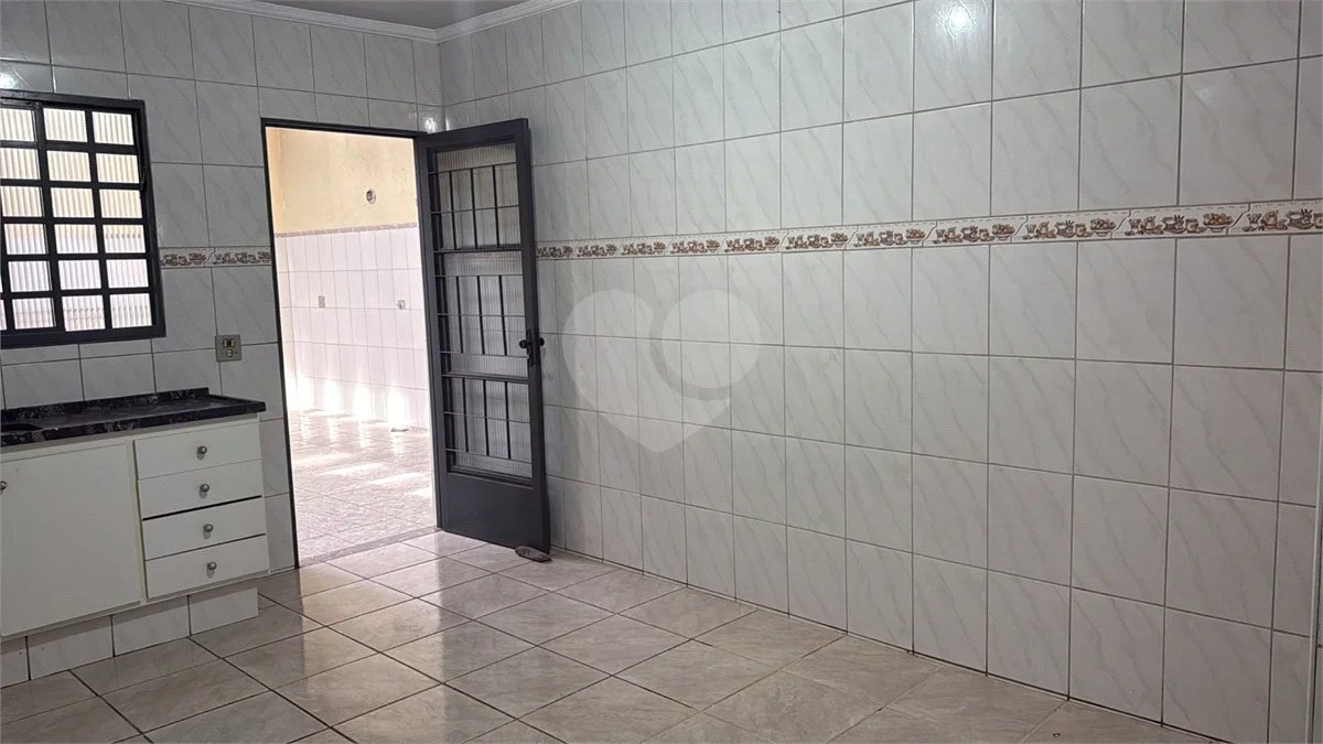 Casa a venda, composta por 2 casas separadas no Jaraguá em Piracicaba - SP.