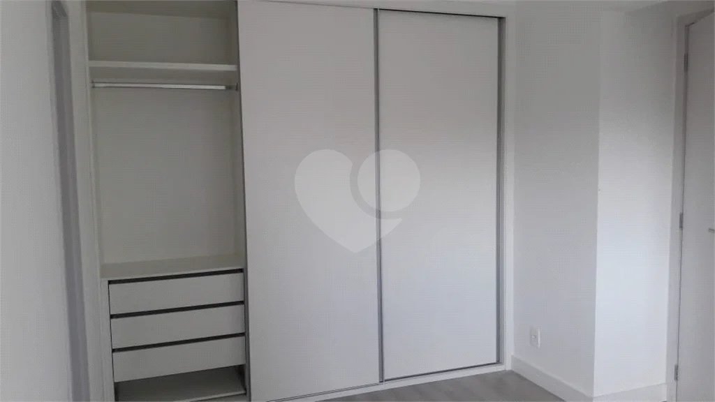 Condomínio Biografia Apartamento com 69m2 com 2 dormitórios e 1 vaga.Aceita Permuta