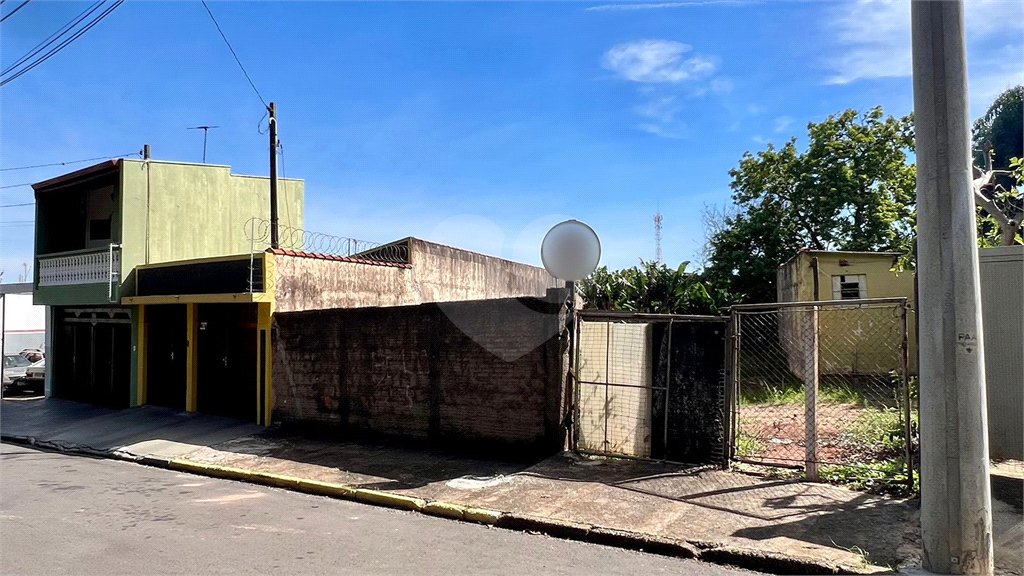 Terreno à Venda no Jardim Tangará