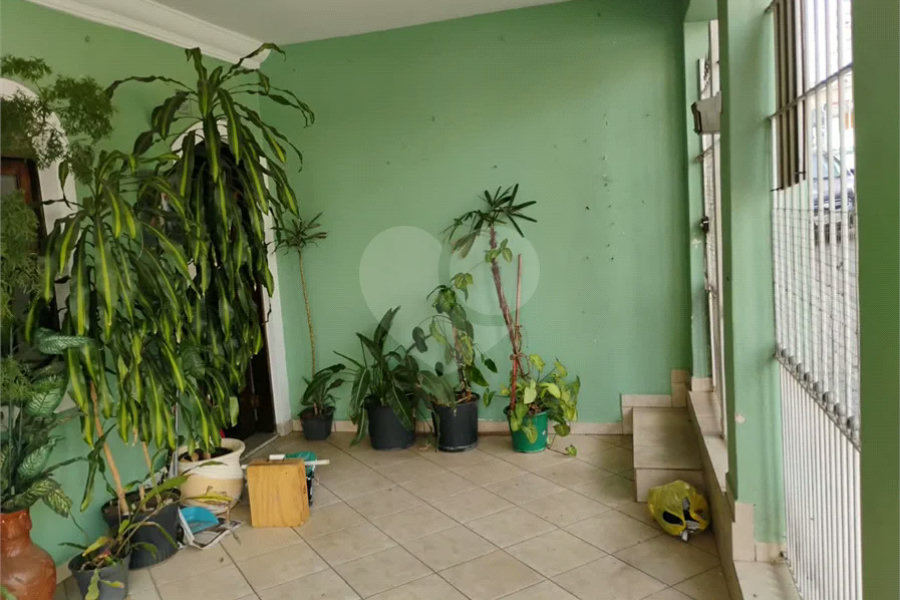 Vende-se sobrado de 3 andares na Vila Santa Catarina