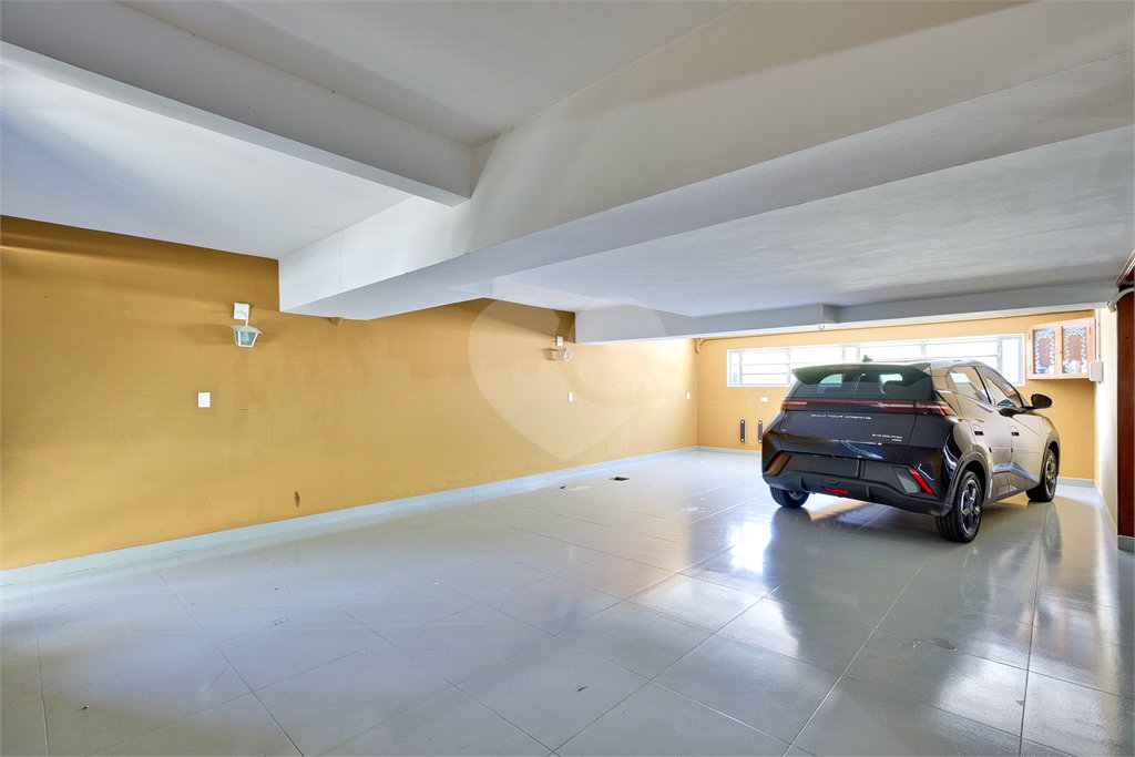 Sobrado à venda com 5 quartos, sendo 4 suítes, em Alto da Boa Vista, São Paulo, SP