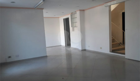 Sobrado para alugar com 4 quartos no Centro, São Roque, SP