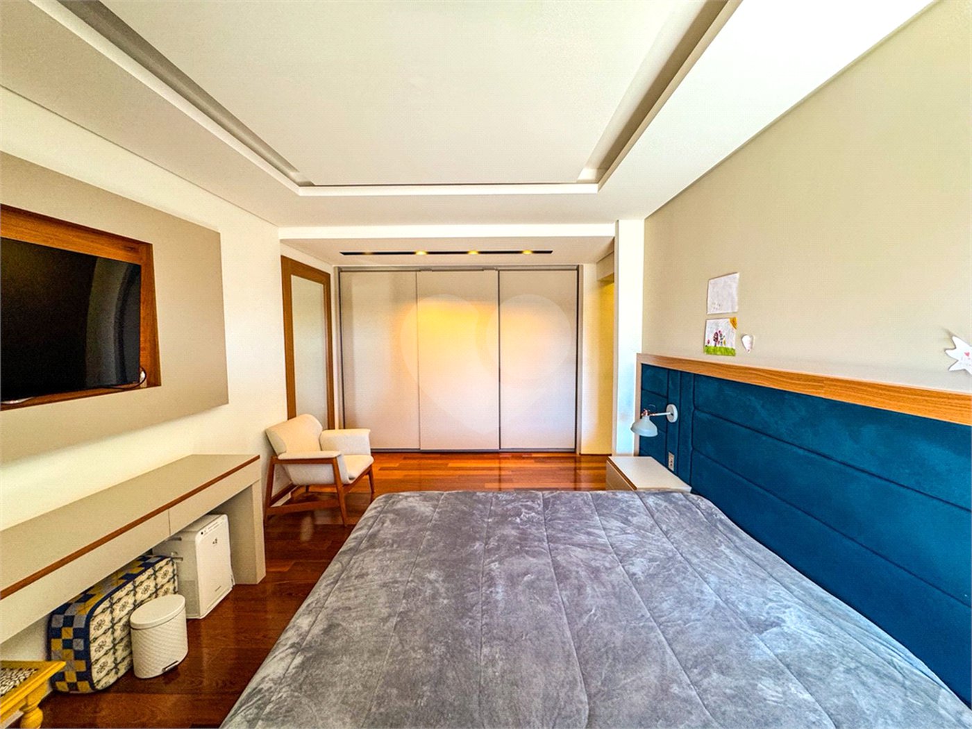 Apartamento à Venda no Centro de São Carlos - com 3 Suítes.