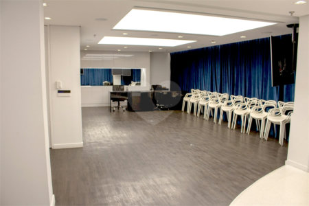 Sala comercial para locação em Moema